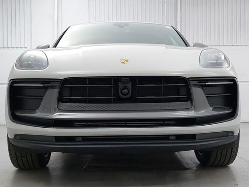 New 2026 Porsche Macan Turbo image 10