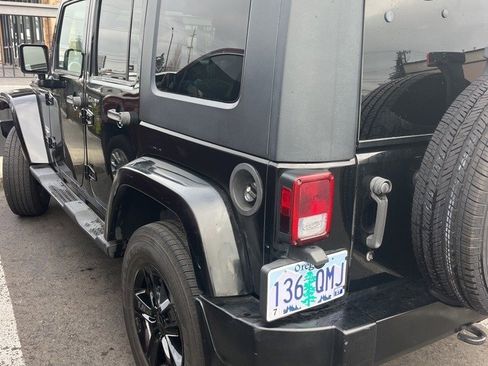 Used 2008 Jeep Wrangler Unlimited Sahara w/ Dual Top Group image 5