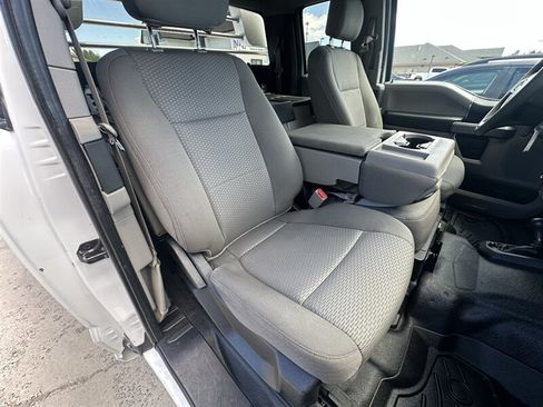 Used 2017 Ford F550 4x4 SuperCab Super Duty w/ XLT Value Package image 9