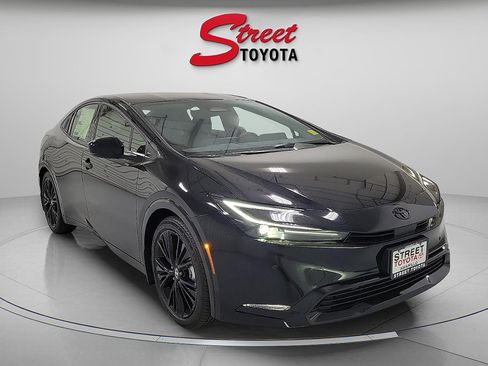 New 2026 Toyota Prius Plug-In Hybrid FWD image 5