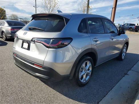 Certified 2023 Honda HR-V LX image 4