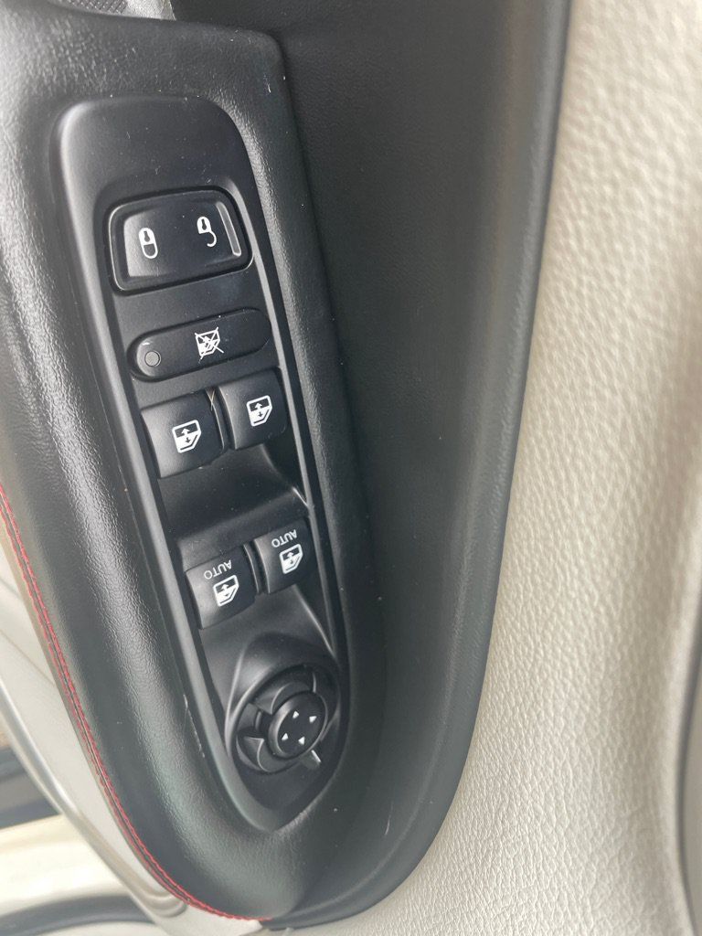 Used 2020 Jeep Compass Limited FWD image 18