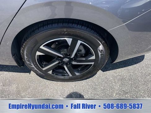 Used 2024 Nissan Sentra SV FWD image 13
