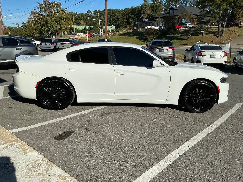 Used 2015 Dodge Charger SE w/ Sport Appearance Group RWD image 7
