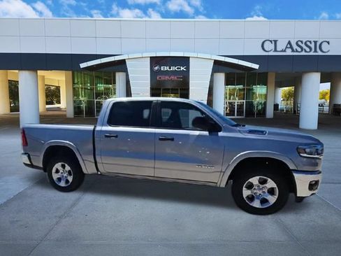 Used 2025 RAM 1500 Big Horn AWD/4WD image 9