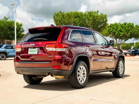 Used 2021 Jeep Grand Cherokee Laredo RWD image 4