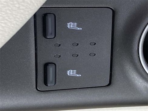 Used 2023 Toyota Camry LE image 22