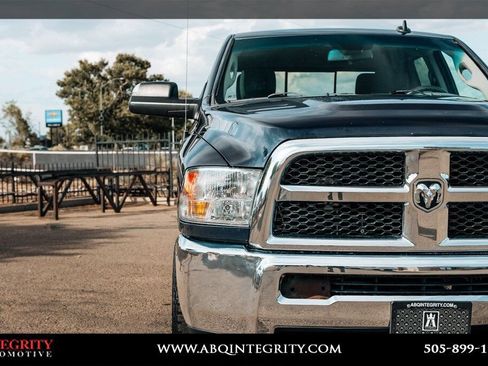 Used 2018 RAM 2500 SLT AWD/4WD image 9