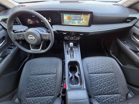 Used 2025 Nissan Kicks SV FWD image 21