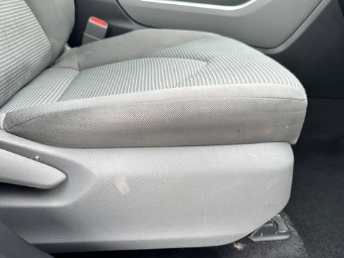 Used 2021 Toyota Highlander LE image 23