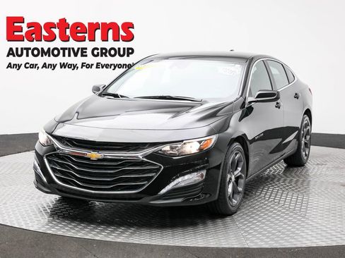 Used 2024 Chevrolet Malibu LT image 1