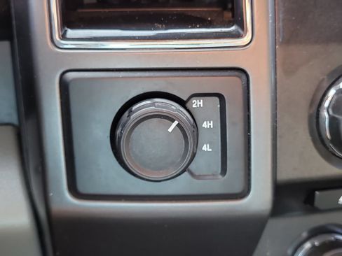 Used 2018 Ford F150 XLT AWD/4WD image 25