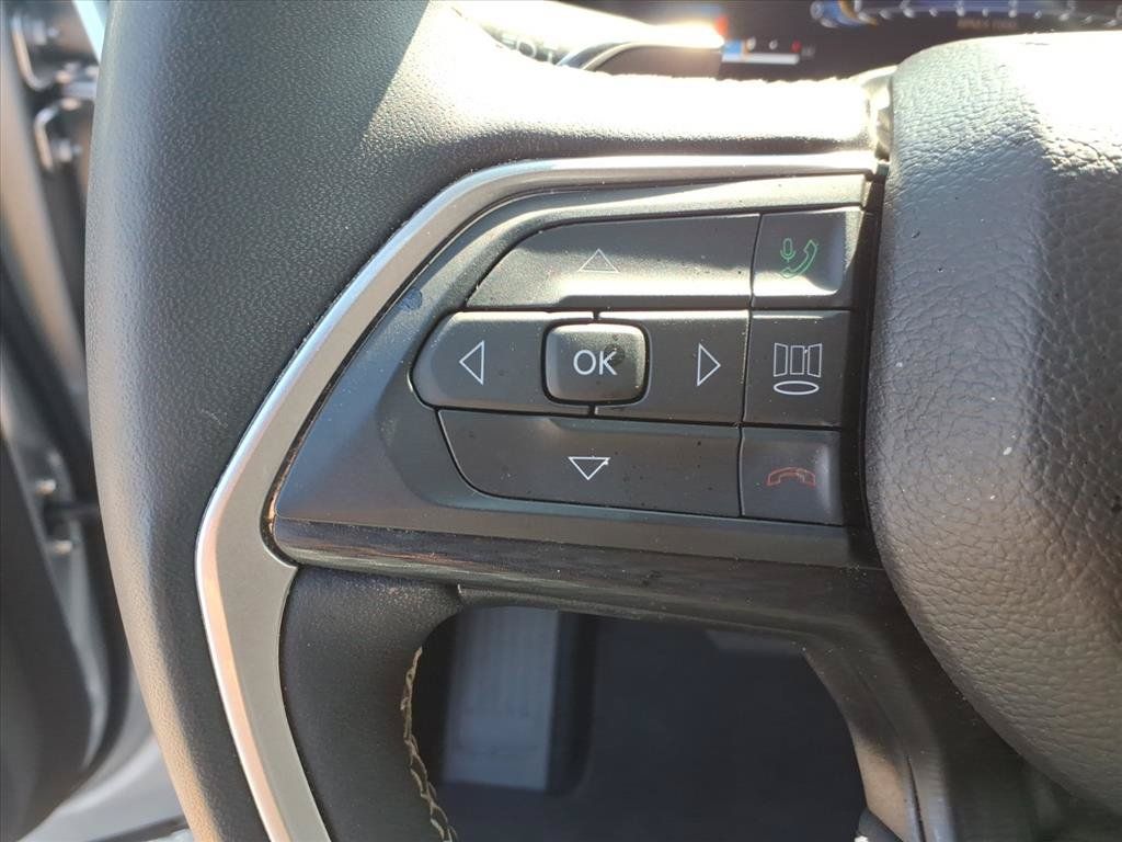 Used 2024 Jeep Grand Cherokee Laredo X w/ Luxury Tech Group I AWD/4WD image 25
