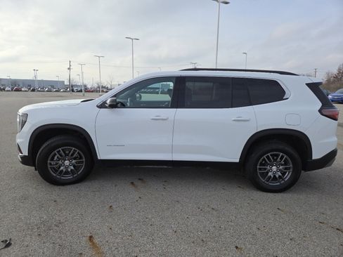 Used 2025 GMC Acadia Elevation image 16