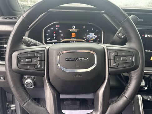 Used 2025 GMC Sierra 2500 Denali Ultimate image 18