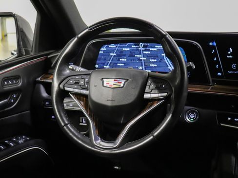 Used 2023 Cadillac Escalade ESV Premium Luxury AWD/4WD image 32