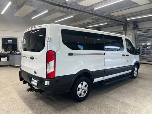 Used 2017 Ford Transit 350 XLT RWD image 5