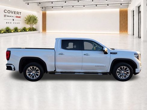 Used 2020 GMC Sierra 1500 AT4 w/ AT4 Premium Package AWD/4WD image 7