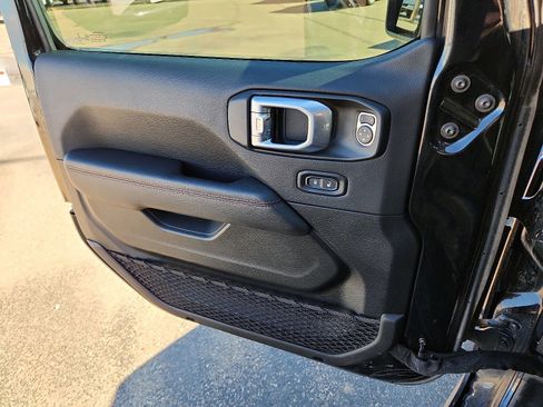 Used 2021 Jeep Wrangler Unlimited Rubicon image 15