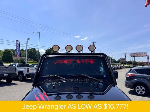 Used 2013 Jeep Wrangler Unlimited Rubicon AWD/4WD image 14