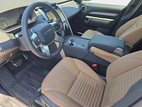 Certified 2024 Land Rover Discovery Dynamic SE AWD/4WD image 20