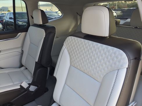 Used 2024 GMC Acadia Denali w/ Super Cruise Package image 13