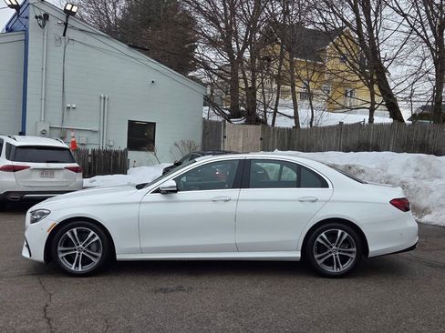 Used 2022 Mercedes-Benz E 350 4MATIC Sedan image 3