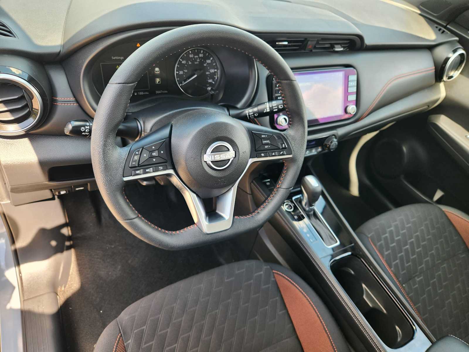 Used 2024 Nissan Kicks SR FWD image 2