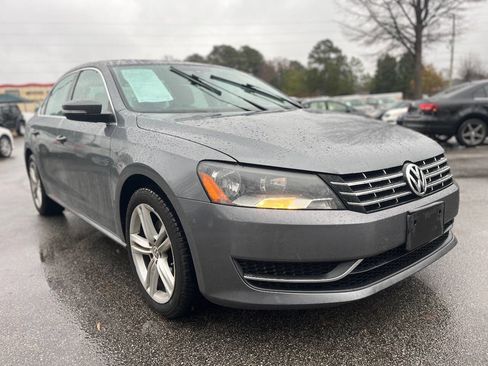 Used 2014 Volkswagen Passat TDI SE image 5