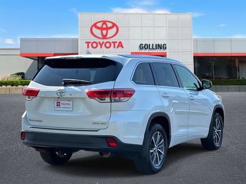 Used 2018 Toyota Highlander XLE w/ Protection Package #3 AWD/4WD image 5