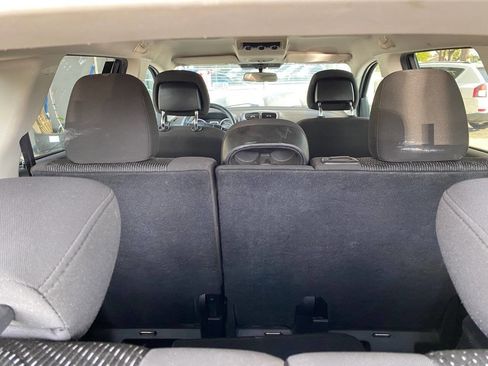 Used 2017 Dodge Journey SE w/ Flexible Seating Group image 21