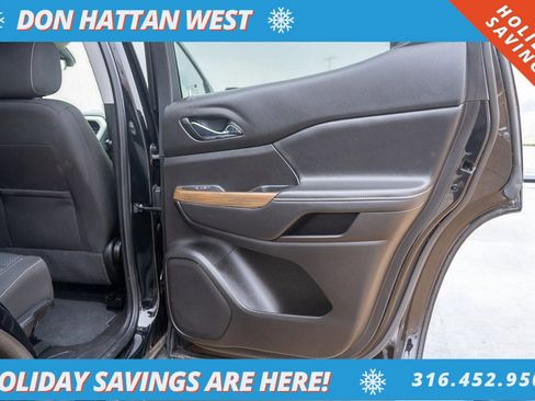 Used 2023 GMC Acadia SLE w/ Elevation Edition image 24