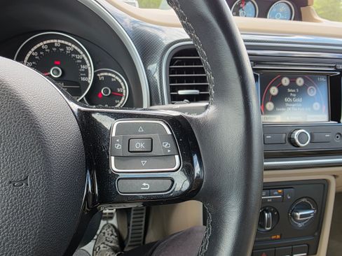 Used 2014 Volkswagen Beetle R-Line FWD image 14