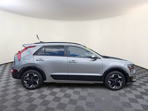 Certified 2023 Kia Niro Wind FWD image 9