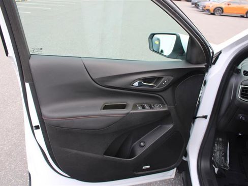 Used 2023 Chevrolet Equinox RS w/ RS Leather Package image 13