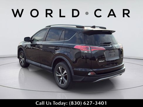 Used 2018 Toyota RAV4 XLE w/ Plus Extra Value Package FWD image 9