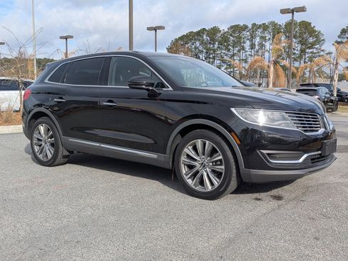 Used 2017 Lincoln MKX Reserve w/ Driver Assistance Package image 3