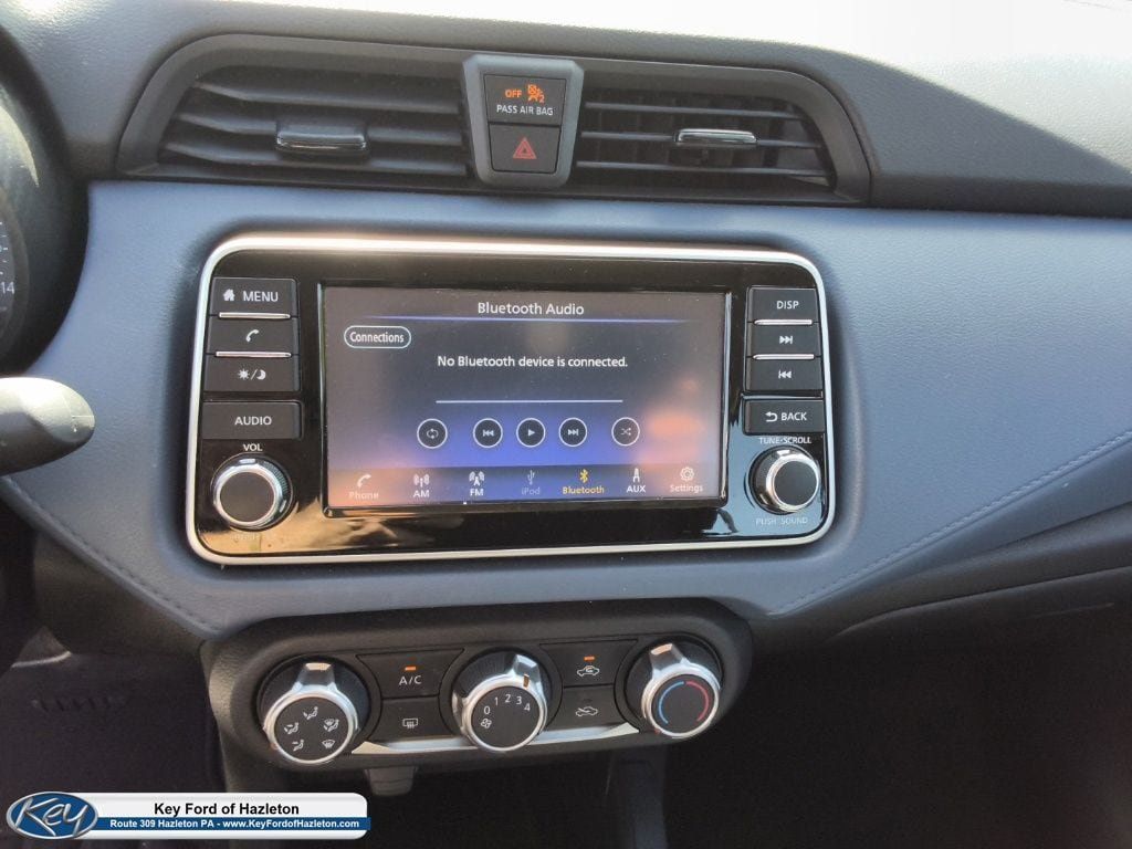 Used 2025 Nissan Versa SV FWD image 31