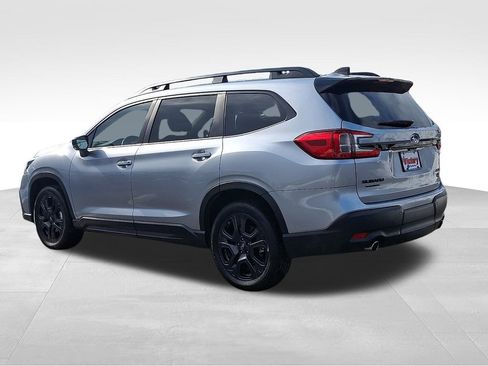 Used 2025 Subaru Ascent Onyx Edition image 4