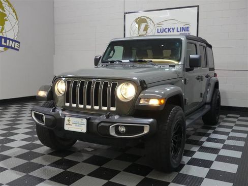 Used 2018 Jeep Wrangler Unlimited Sahara image 4