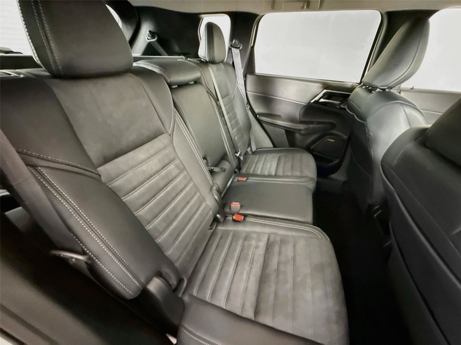 New 2026 Mitsubishi Outlander SE FWD image 20