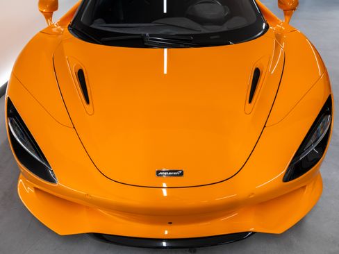 Used 2025 McLaren 750S RWD image 10