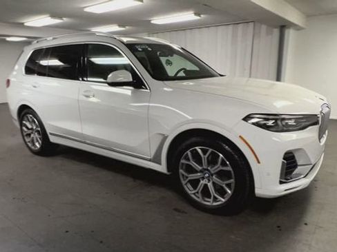 Used 2022 BMW X7 xDrive40i w/ Premium Package AWD/4WD image 2