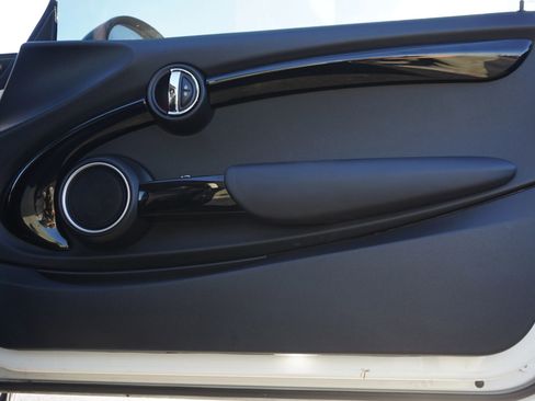 Used 2015 MINI Cooper S image 11