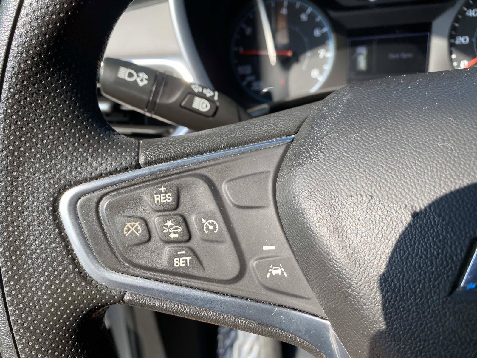 Used 2022 Chevrolet Equinox LS AWD/4WD image 17