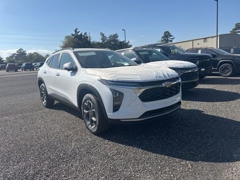 New 2026 Chevrolet Trax LT image 4