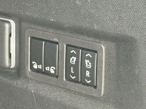 Used 2024 Chevrolet Tahoe High Country w/ Advanced Technology Package image 24