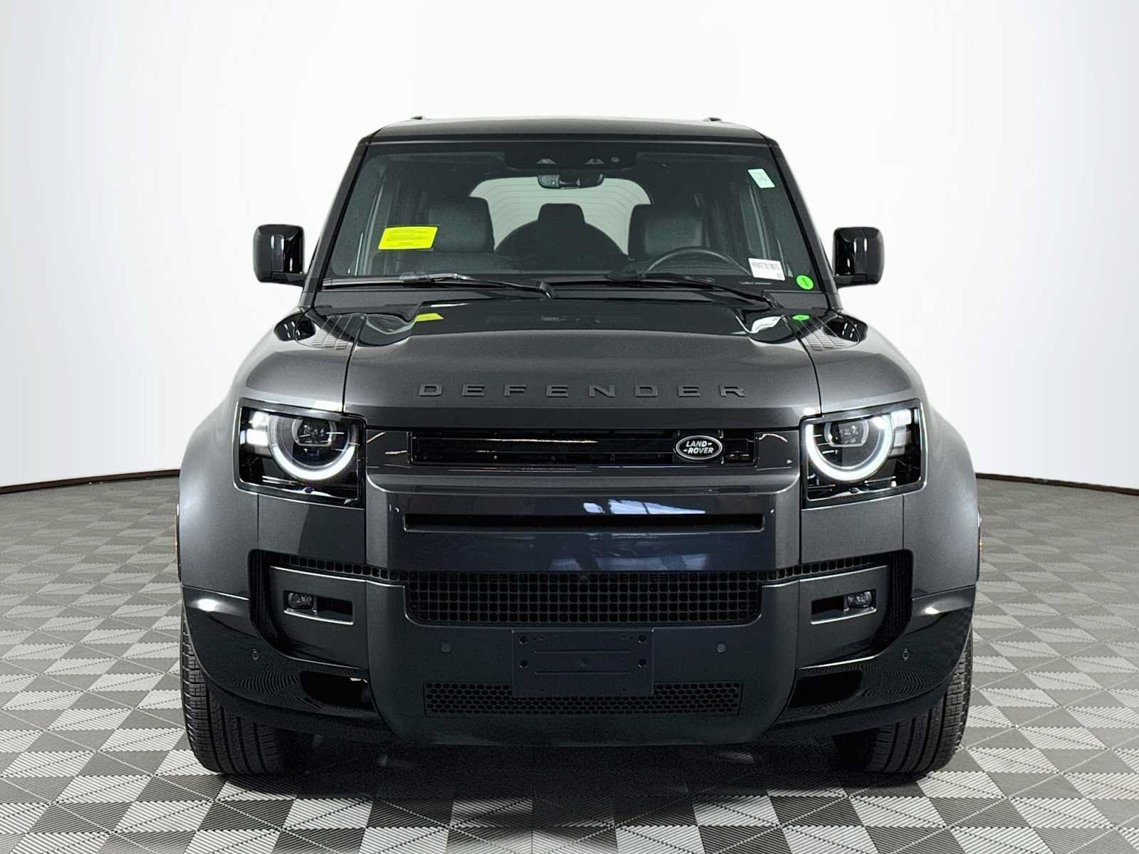 Used 2026 Land Rover Defender 130 X-Dynamic SE AWD/4WD image 2