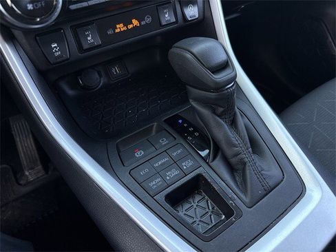 Used 2024 Toyota RAV4 XLE w/ Convenience Package image 20