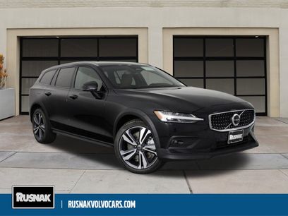 New 2026 Volvo V60 B5 Cross Country Plus w/ Climate Package